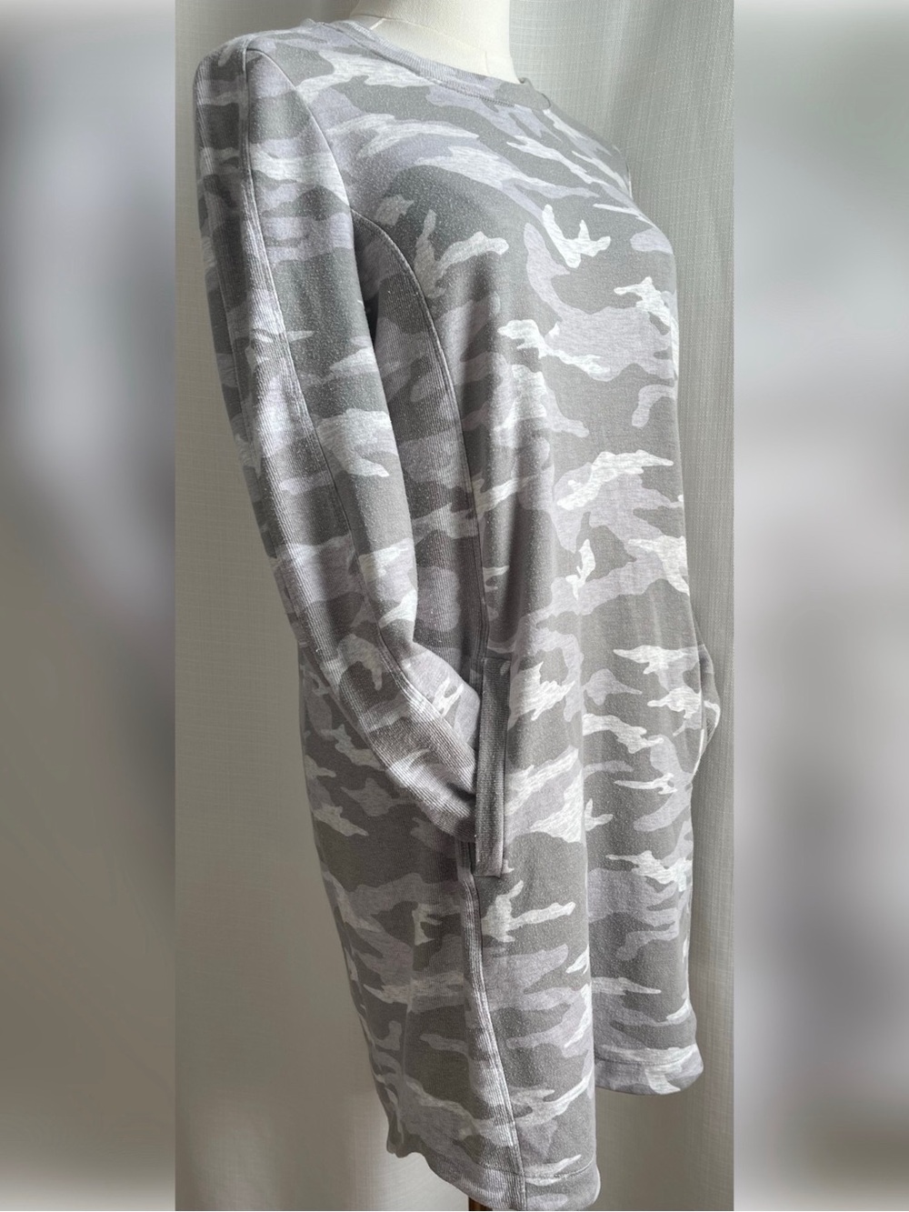 Athleta Balance Camo Luxe Tencel Sweatshirt Pullover Travel Dress Grey S